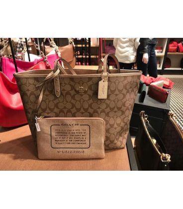 Top Handle Coach - SKU CT10742