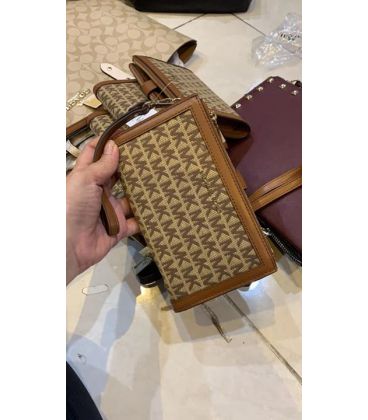 Dompet Panjang Michael Kors - SKU MD10382